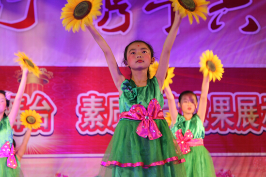 現(xiàn)外舉辦家長(zhǎng)開放日 實(shí)現(xiàn)家校零距離互動(dòng)