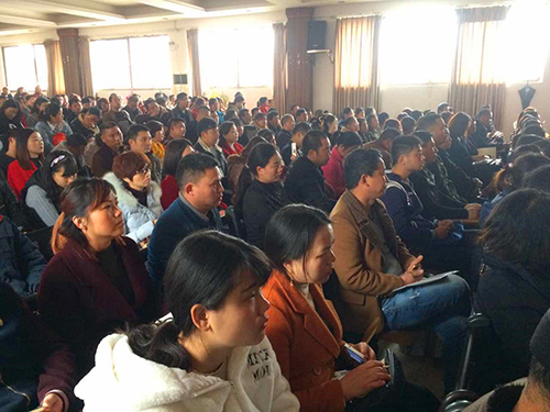 南昌現(xiàn)代外國(guó)語(yǔ)學(xué)校(象湖校區(qū))組織召開六年級(jí)小升初信息采集暨網(wǎng)上報(bào)名家長(zhǎng)會(huì)